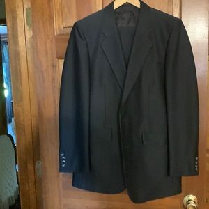 Sharp men’s suit Black